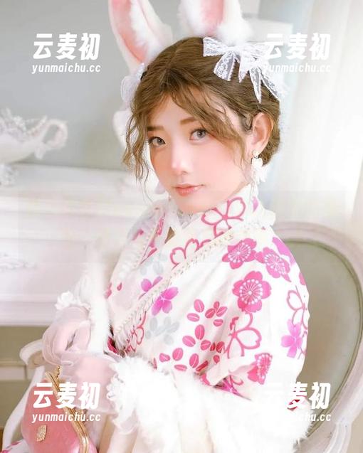 静心欣赏Messie Huang岸崎私拍的原图，感受每一张背后的故事.txt